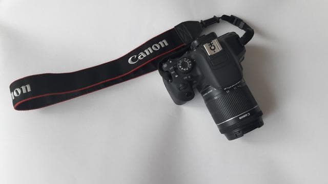 Фотоаппарат Canon 700D