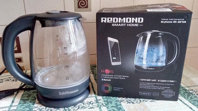 Электрочайник Redmond RK-G210S