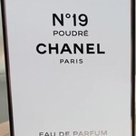 Парфюмерная вода Chanel №19 Poudre фото 2 