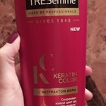 Шампунь для окрашенных волос TRESemme Keratin Color с экстрактом икры фото 4 