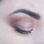 Тени для век Hudabeauty Rose quartz розовый кварц фото 3 