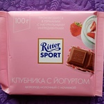 Шоколад Ritter Sport "Клубника с йогуртом" фото 1 