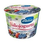 Йогурт Valio Valiojogurtti с клубникой и черникой
