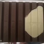 Молочный и белый шоколад со вкусом корицы KitKat фото 2 
